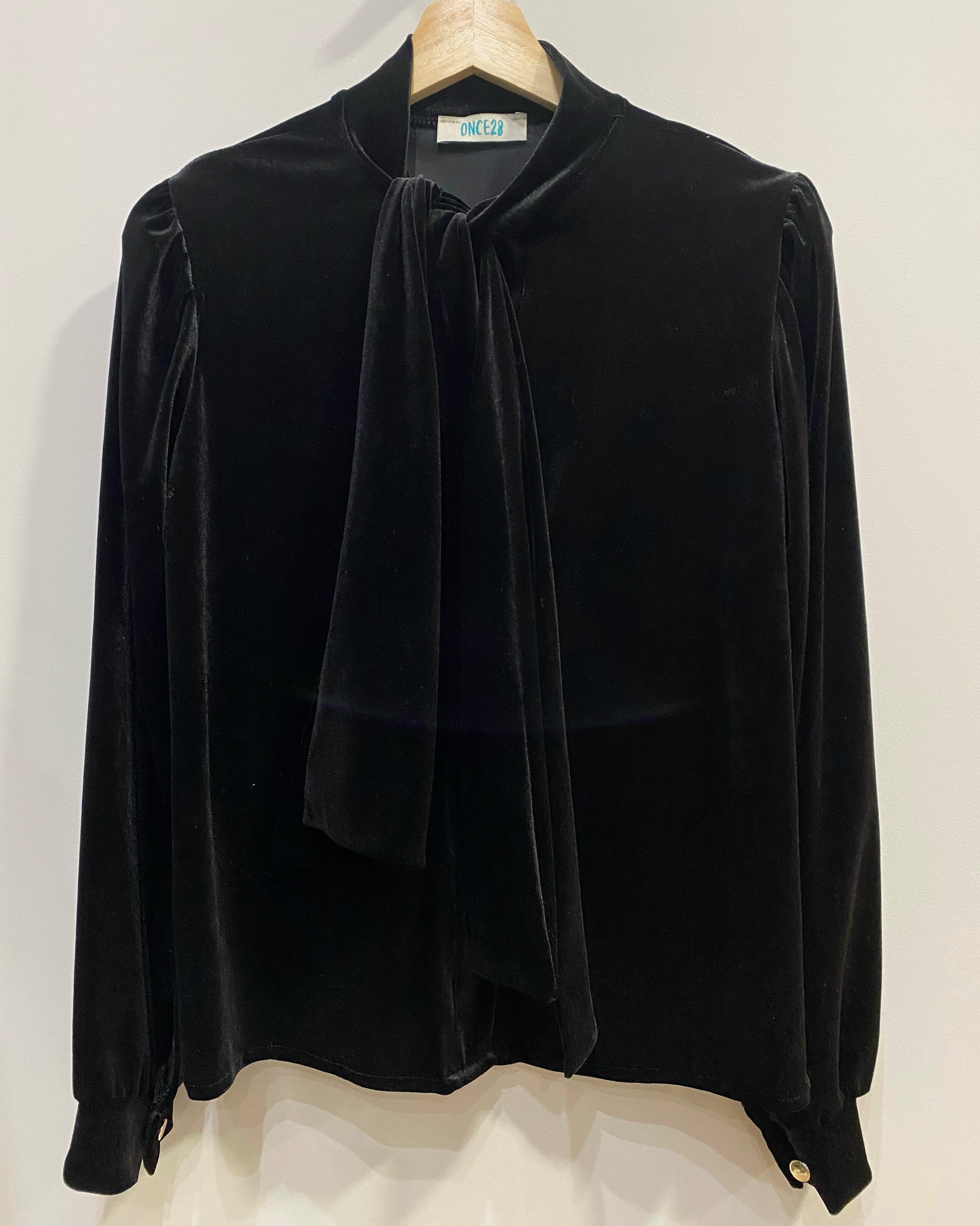 Blusa Terciopelo Negro